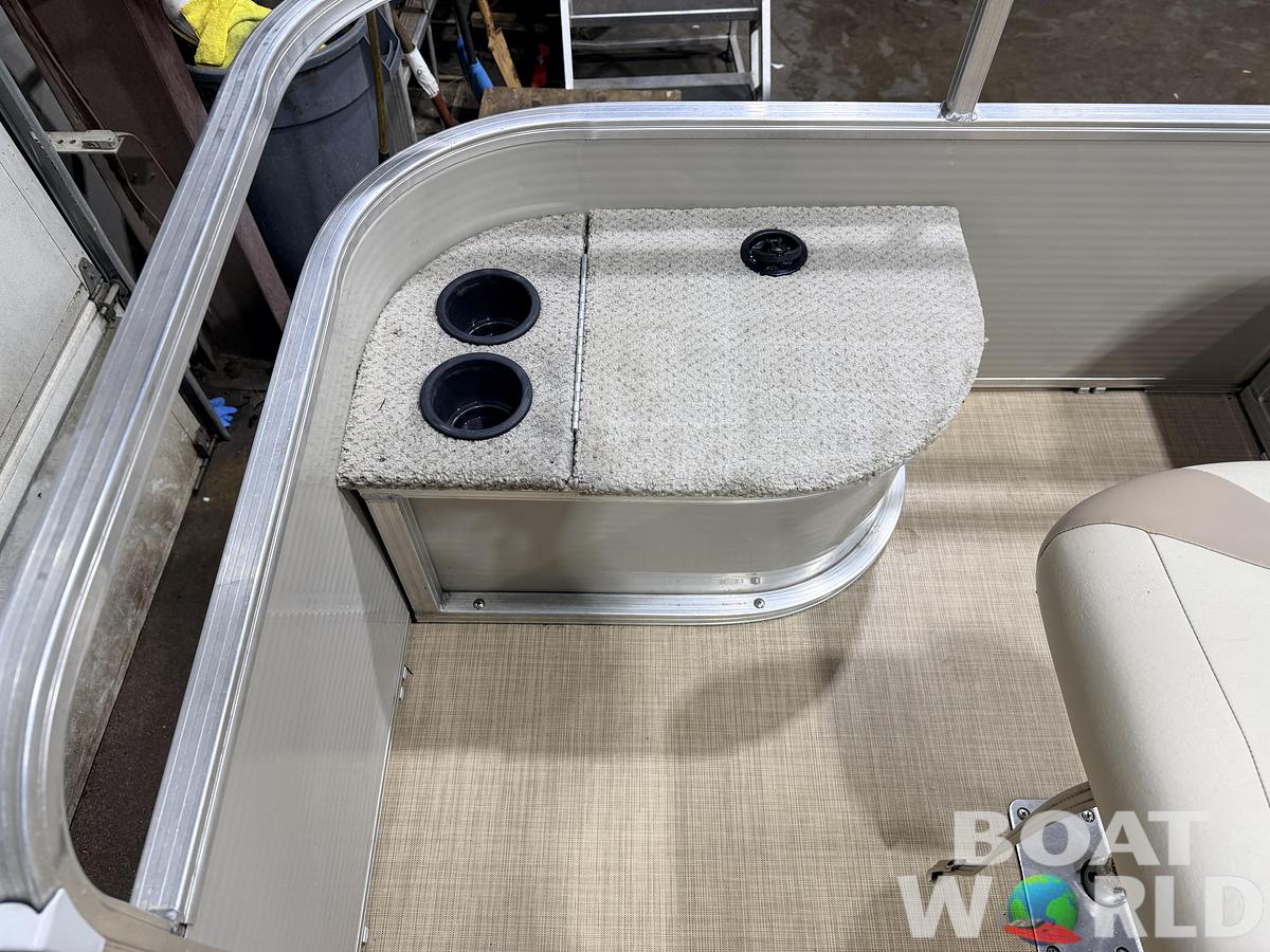 Used 2016 Lowe 162 Fish & Cruise Pontoon