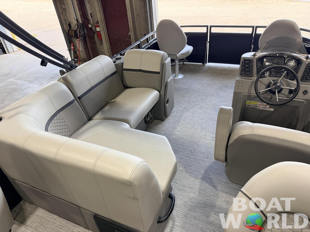 Used 2023 Apex Marine Qwest L818 Fish &60HP Honda 4Stroke -$27.995