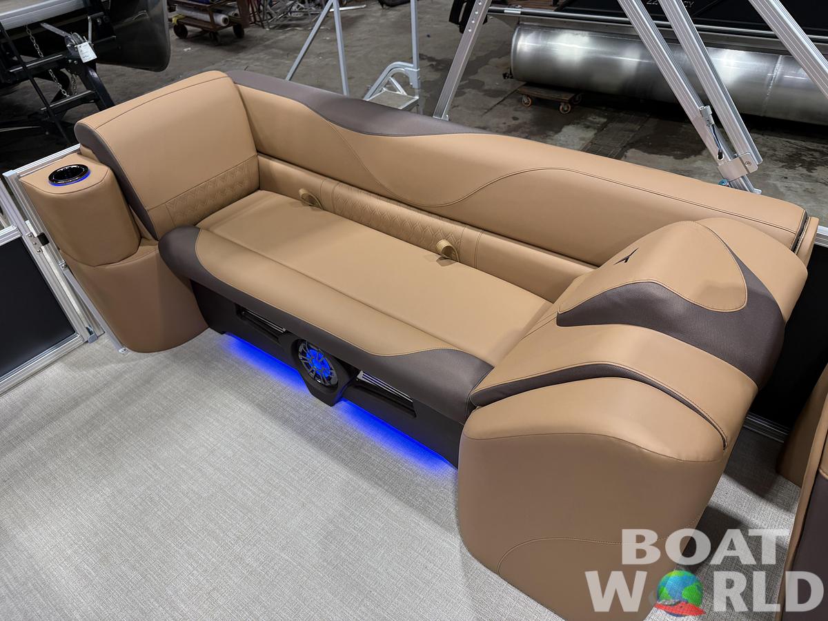 2027 Tahoe LTZ 2385 Quad Lounge & 4-Stroke $42995