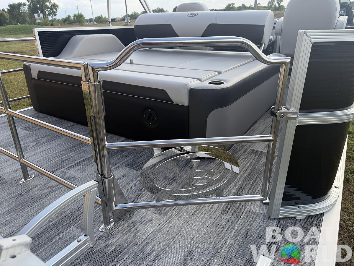 2026 Montego Bay 8522 Swingback Deluxe Pontoon