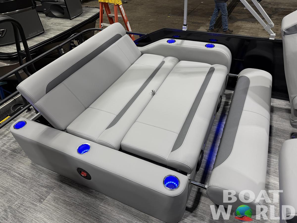 2026 Bentley Pontoons Legacy 220 Swingback