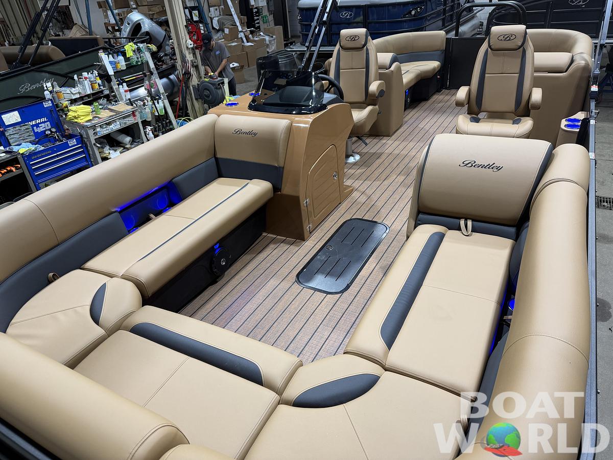 2026 Bentley 300HP Legacy 243 Navigator Tritoon $68995
