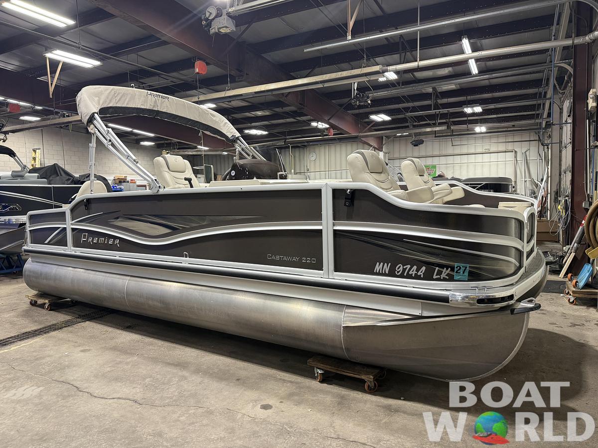 Used 2016 Premier 220 Castaway
