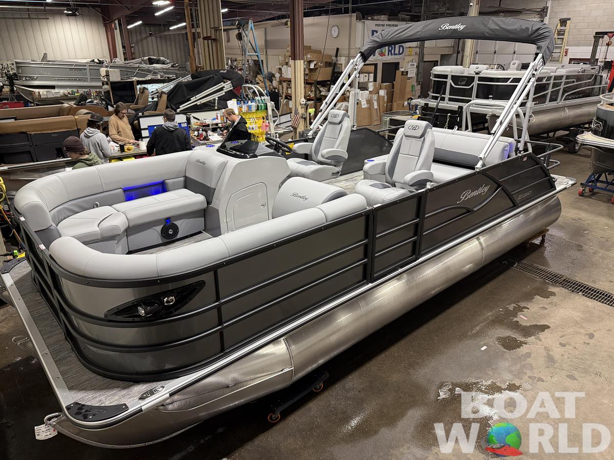 2026 Bentley Pontoons Legacy 223 Swingback Tritoon 