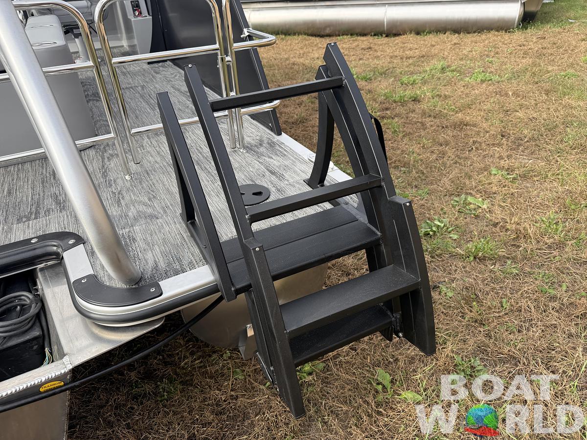 2026 Bentley Pontoons Legacy 200 Swingback Pontoon