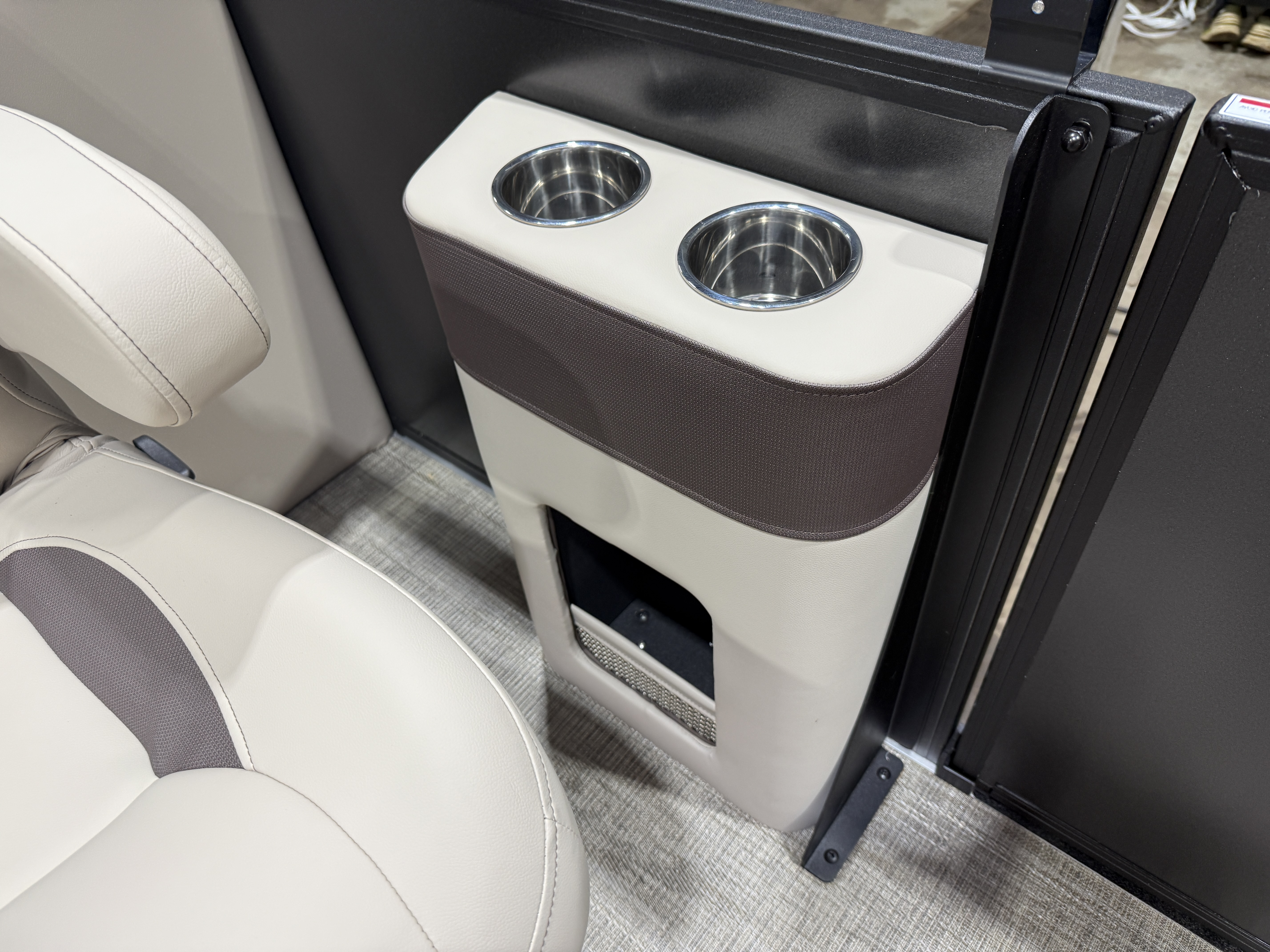 2027 Bentley Legacy 220 Navigator Quad Lounge Pontoon $42995