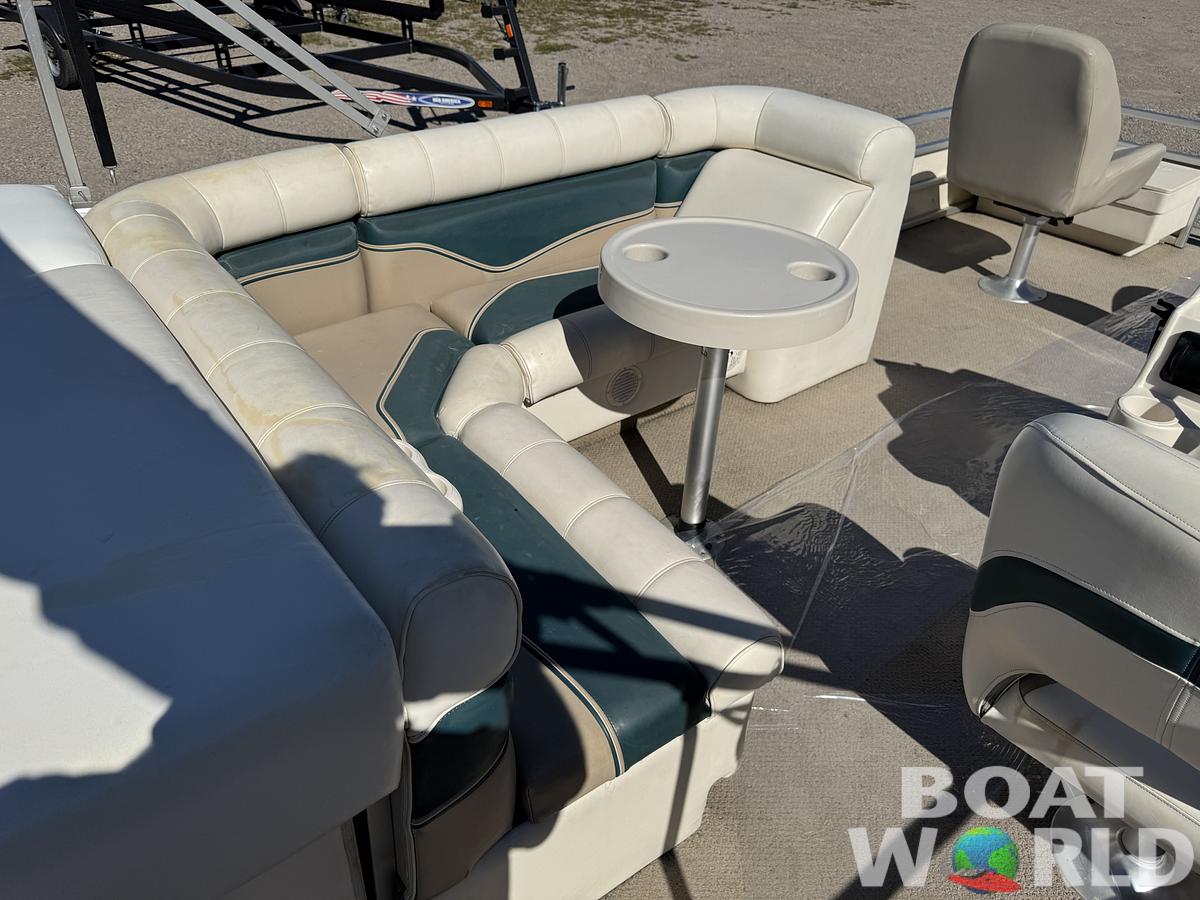 Used 2004 Sweetwater 2222 DF Pontoon