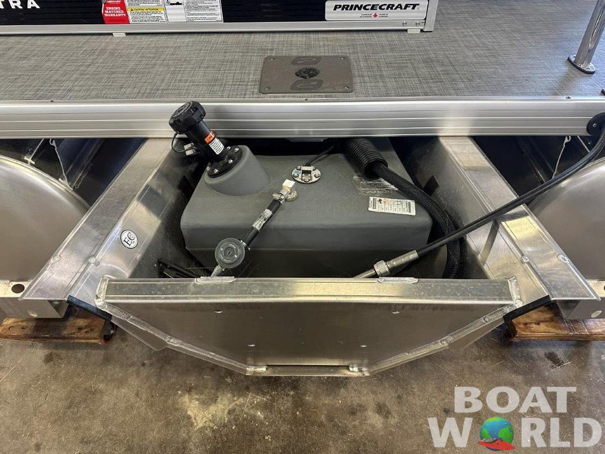 2025 Princecraft Vectra 21 RL Swingback SS Pontoon & Mercury 4-Stroke EFI