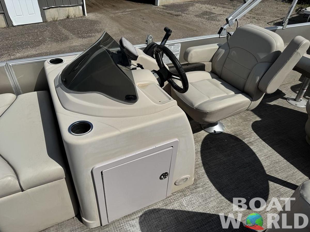 Used 2016 Sylvan 820 4-PT Pontoon