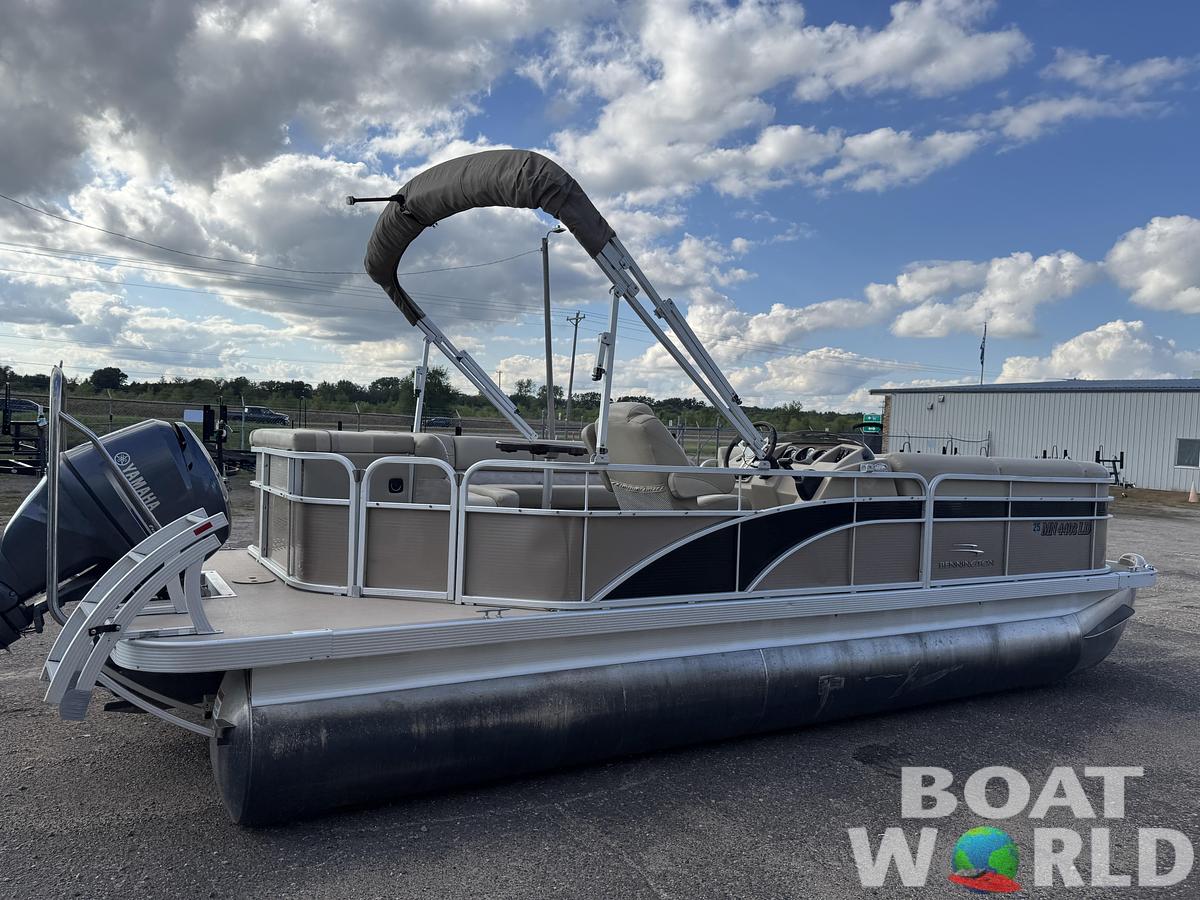 Used 2014 Bennington 22 SLX Pontoon