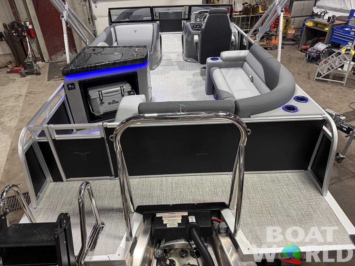 2026 Tahoe Pontoons LTZ 2385 Elite Windshield Tritoon