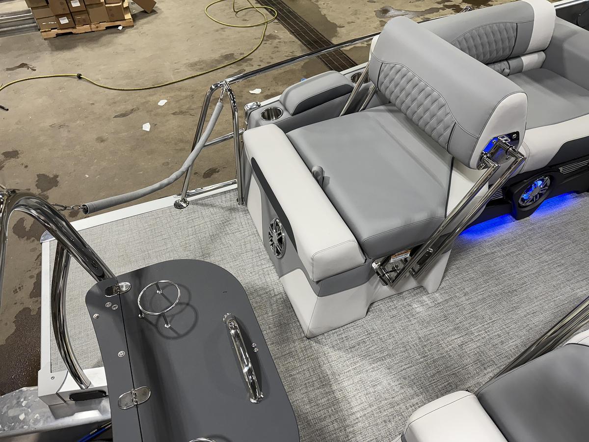 2025 Tahoe Pontoons Cascade 2385 Quad Lounge Shift SS Tritoon & Honda 225HP Outboard