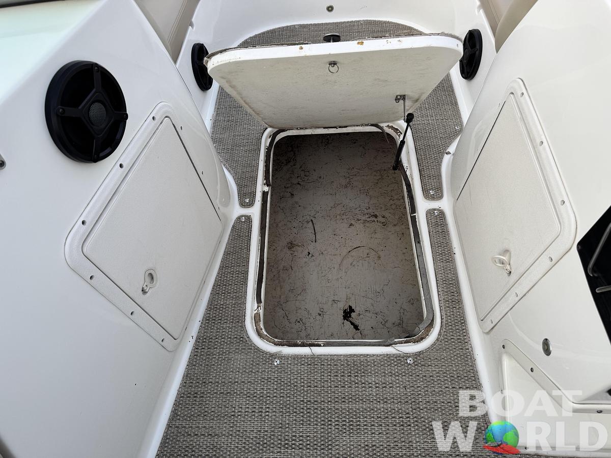 Used 2019 Hurricane SunDeck 187 with 150HP Yamaha Fourstroke EFI Outboard