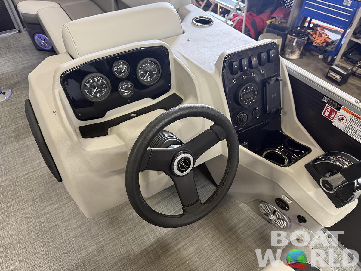 2026 Princecraft Vectra 23 RL Swingback Lounge Pontoon