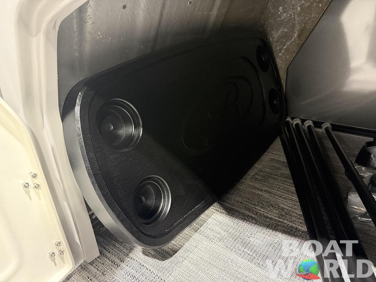 2026 Bentley Pontoons Legacy 220 Navigator Quad Lounge