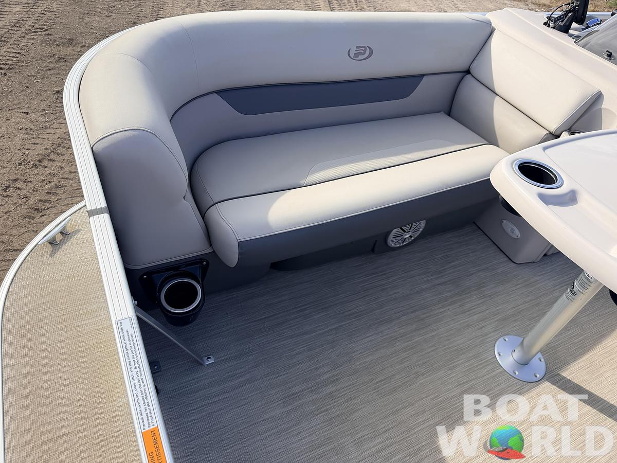 Used 2020 Princecraft Vectra 21 Rear Lounge Dinette Pontoon & 60HP Mercury 4Stroke -$24,995