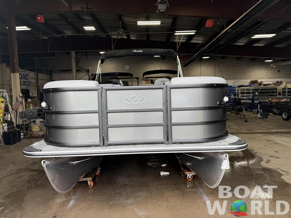 2026 Bentley Pontoons Legacy 220 Navigator Quad Lounge