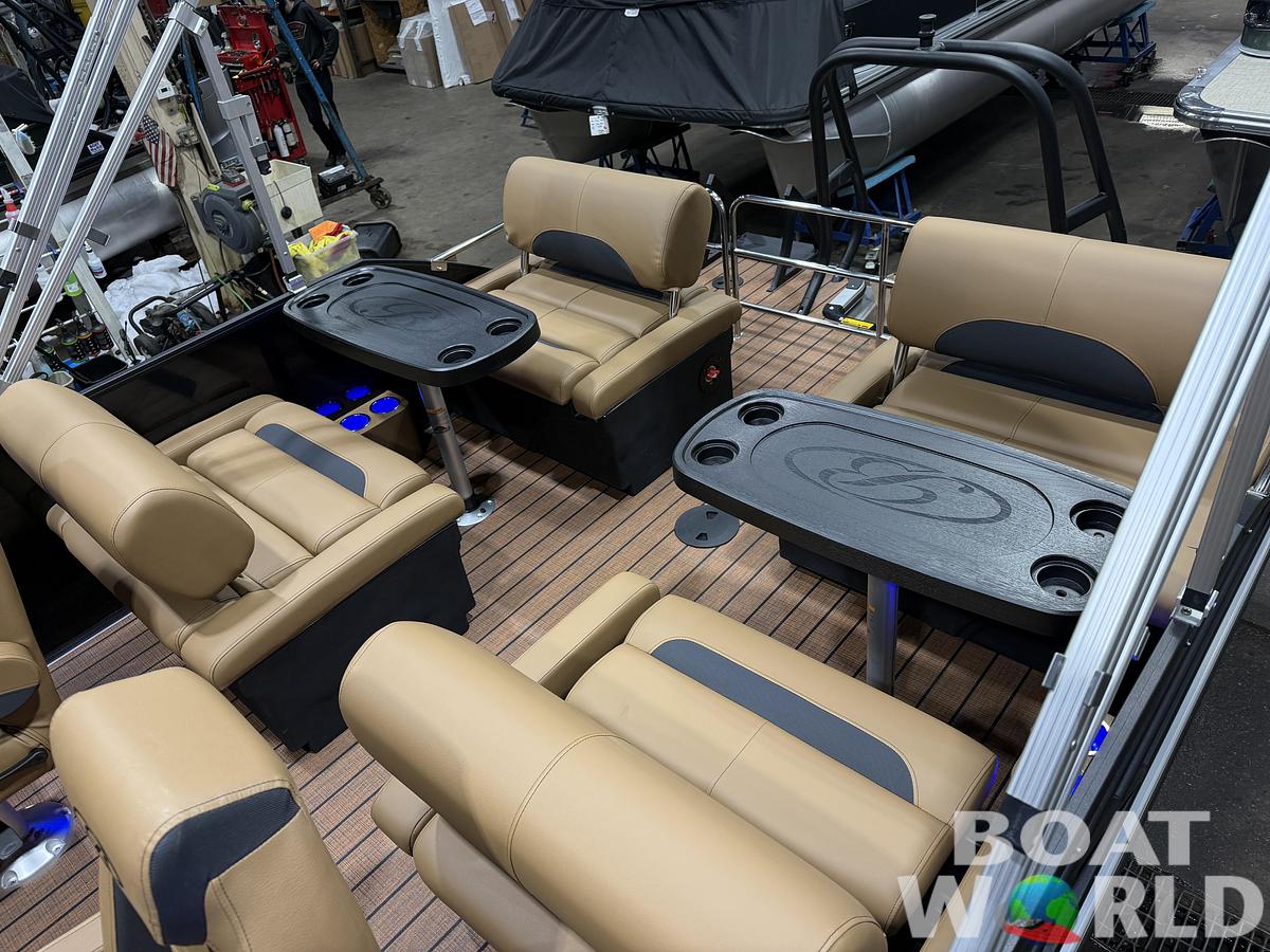 2026 Bentley Pontoons Legacy 223 QSB Swingback Tritoon 