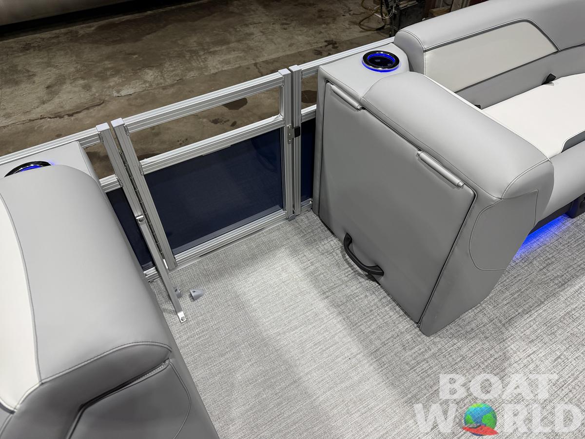 2026 Tahoe Sport 2385 Swingback (VRB) Tritoon 