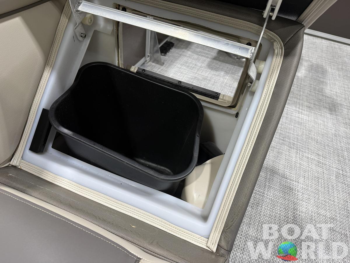 Used 2016 Premier 220 Castaway