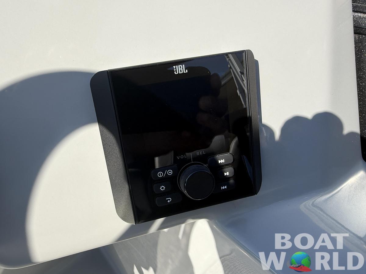 2026 Bentley Pontoons Legacy 220 Navigator Quad Lounge & Honda 4-Stroke EFI