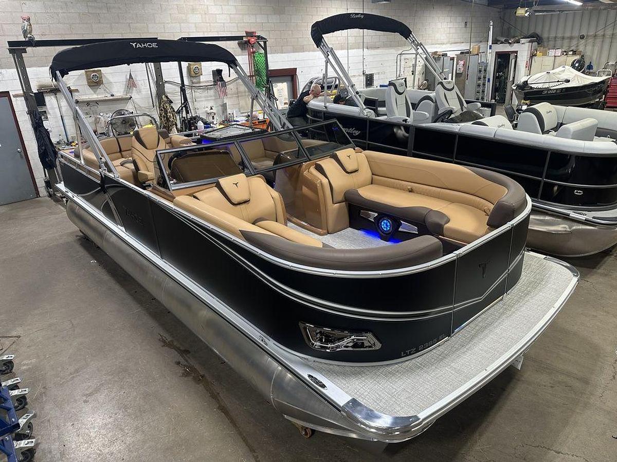 2025 Tahoe Pontoons LTZ 2385 Elite Cruise Windshield Tritoon & Honda 4-Stroke EFI