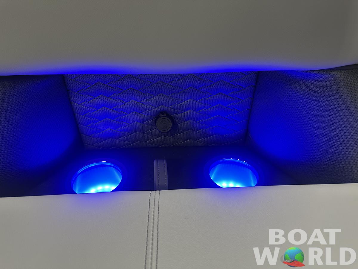 2025 Bentley Pontoons Elite 223 Admiral Quad Lounge Tritoon & Honda 4-Stroke EFI