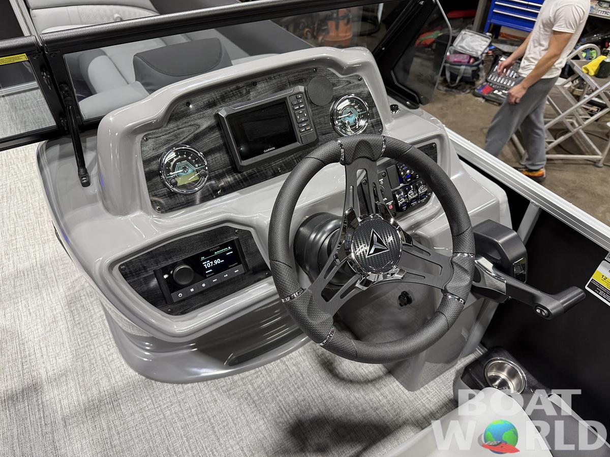 2026 Tahoe Pontoons LTZ 2385 Elite Windshield Tritoon