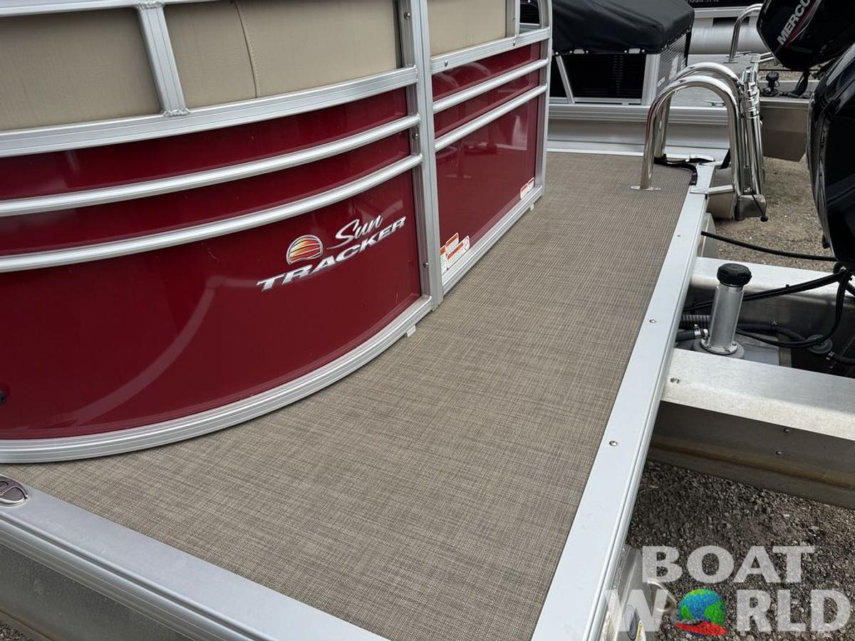 Used 2023 Sun Tracker Party Barge® 20 DLX