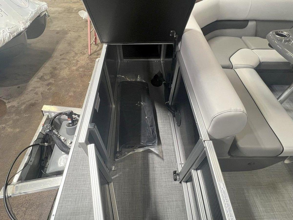 2025 Princecraft 21 Sportfisher 2-S Pontoon & Mercury 4-Stroke EFI