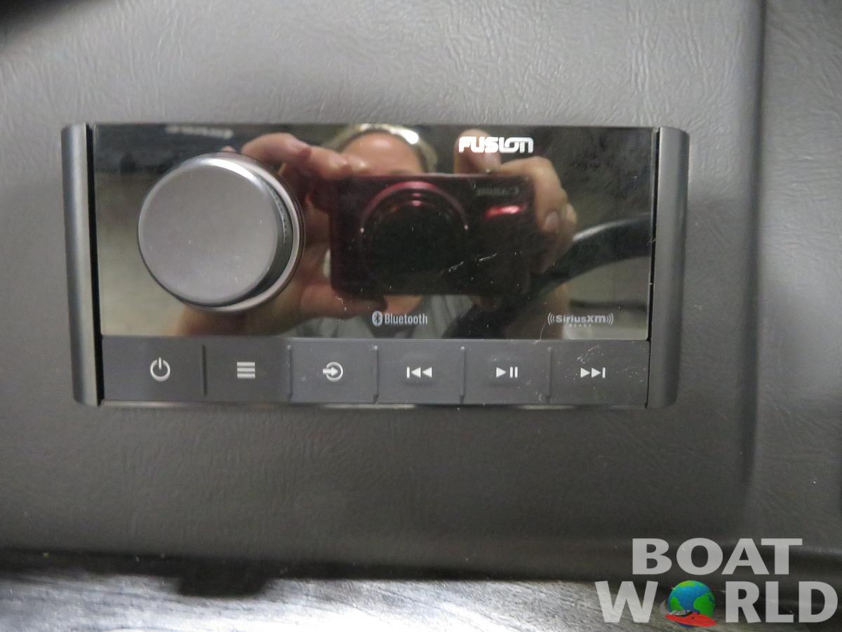 2024 Tahoe Pontoons Cascade 2385 VRL Swingback & Honda 140HP 4-Stroke EFI