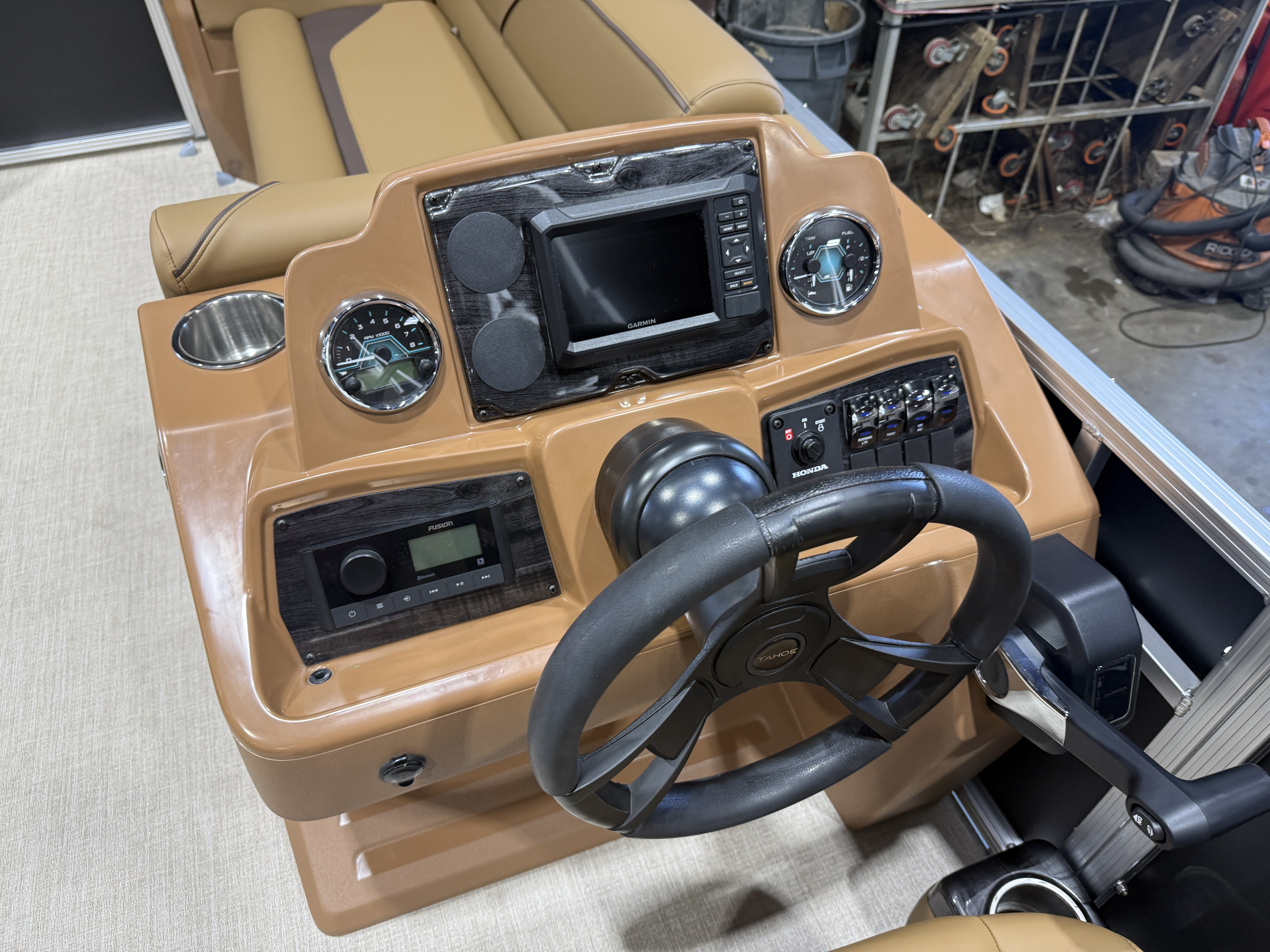 2027 Tahoe Sport VRB SE 2385 Swingback & 4-Stroke $35995