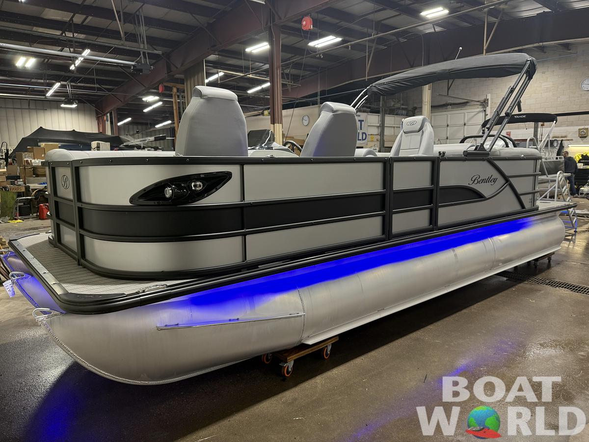 Used 2026 Bentley Pontoons Legacy 223 DL Quad Lounge Tritoon & 250HP