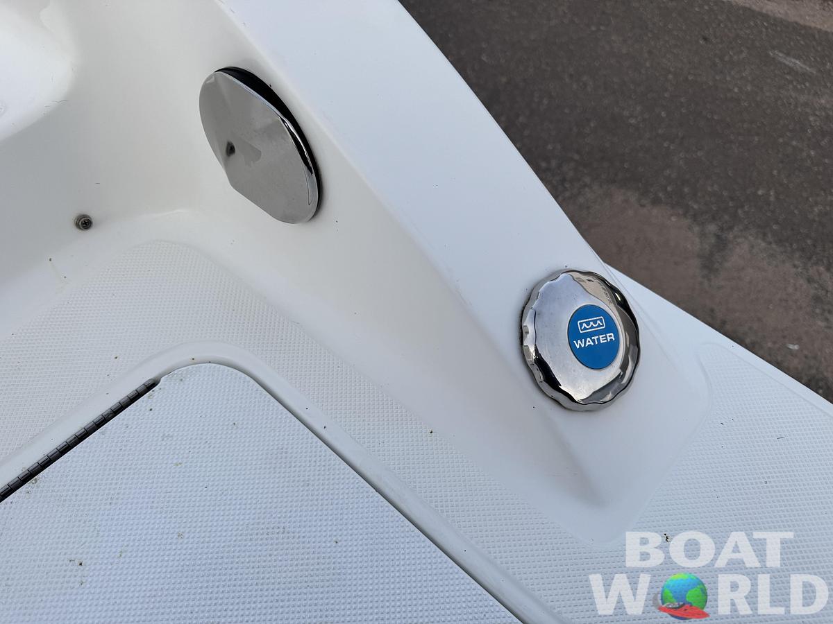 Used 2019 Hurricane SunDeck 187 with 150HP Yamaha Fourstroke EFI Outboard