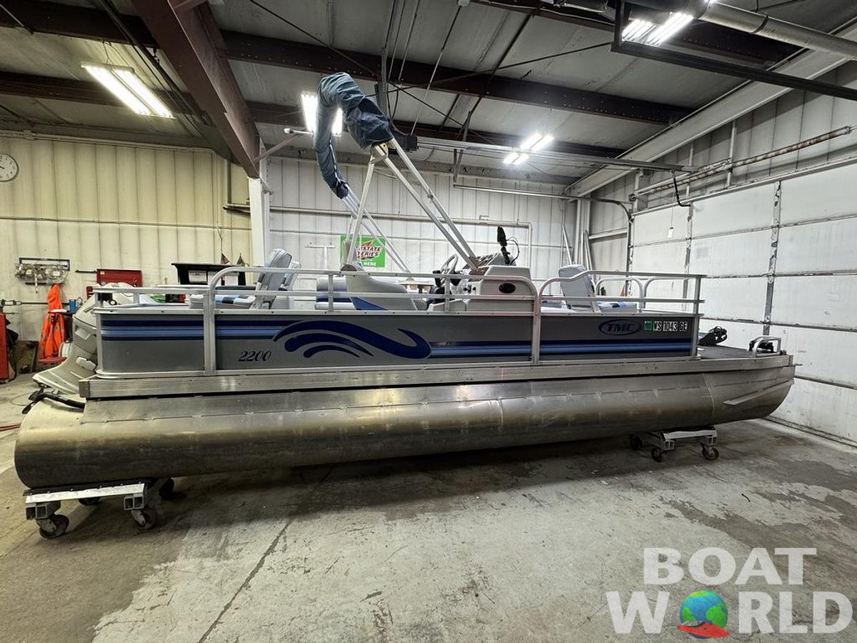 Used 2002 TMC 2200 FM Pontoon