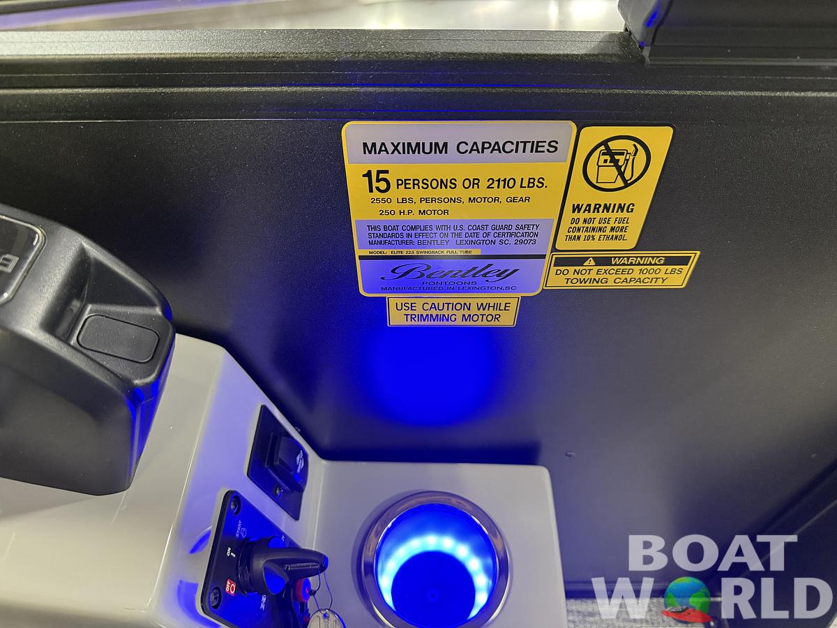 2026 Bentley Pontoons Elite 223 Swingback Tritoon