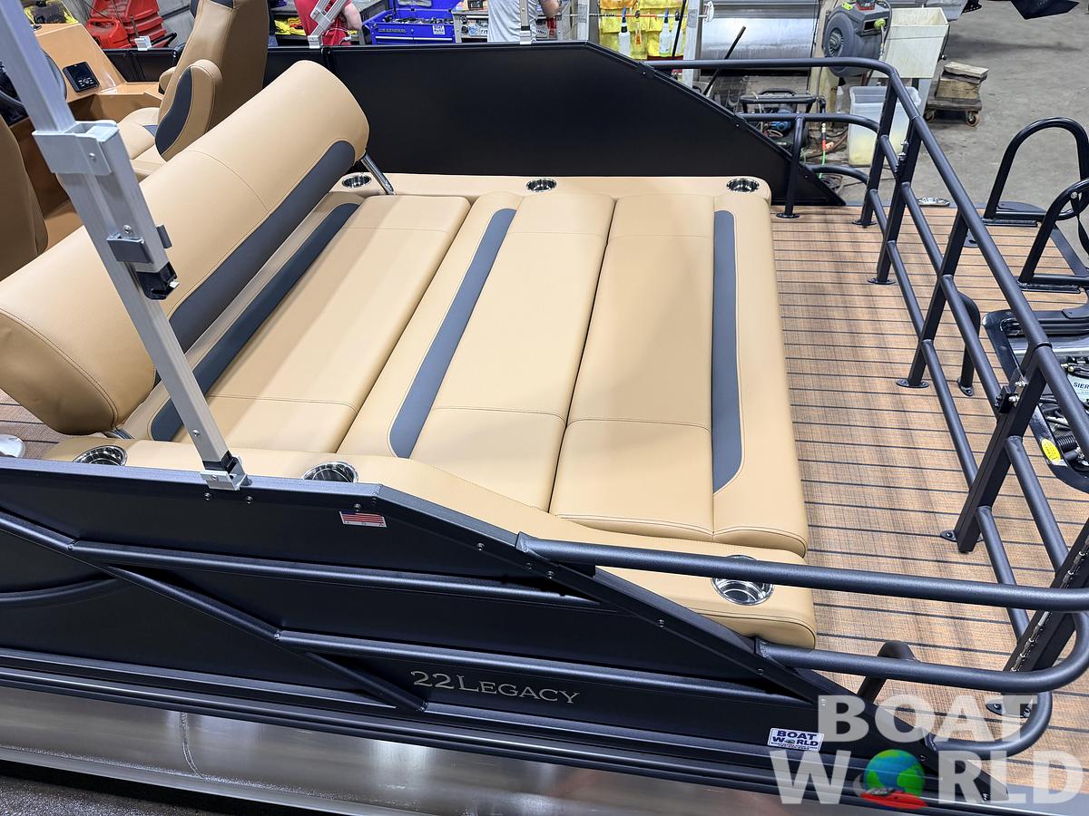 2026 Bentley Legacy 220 Swingback Pontoon $38995