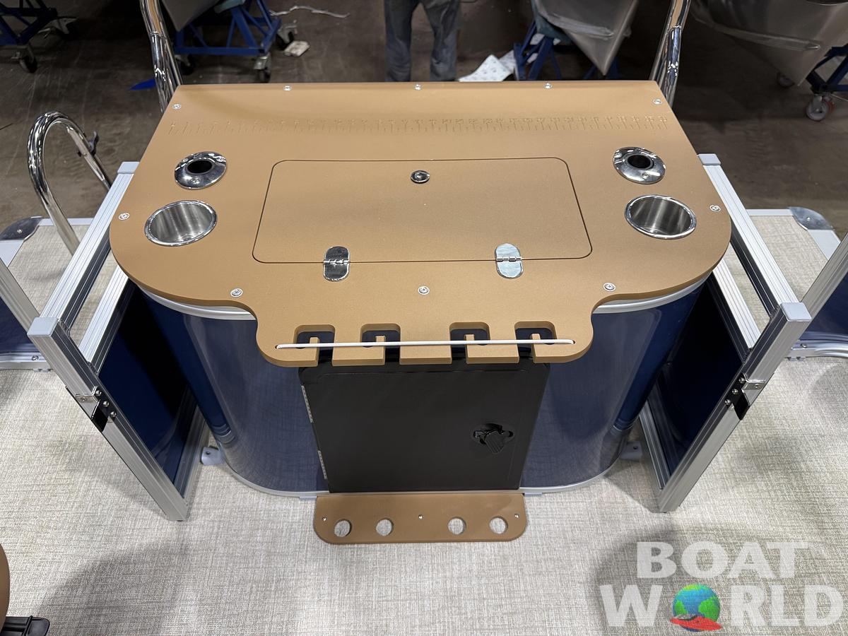 2026 Tahoe Sport 2385 Rear Fish Tritoon $46995