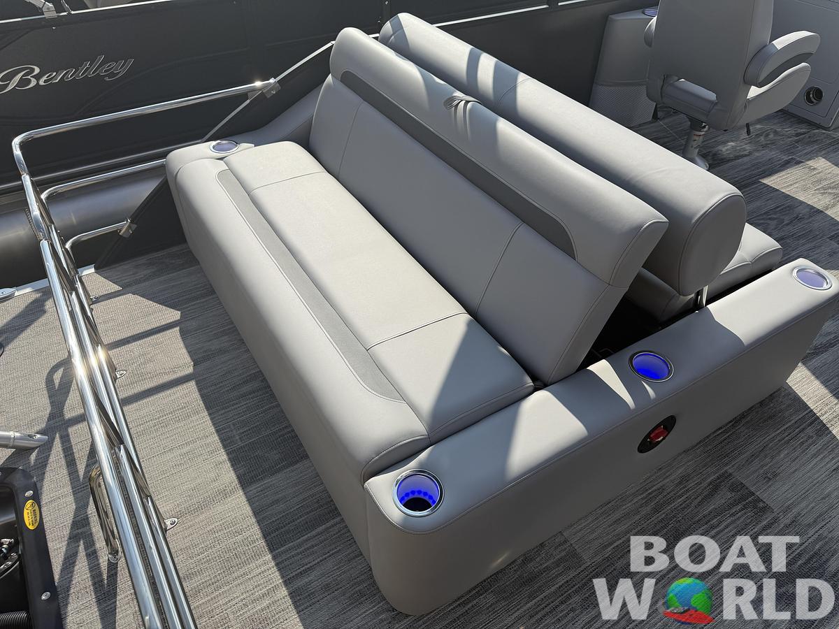 2026 Bentley Pontoons Legacy 223 Swingback Tritoon & Honda 4-Stroke EFI