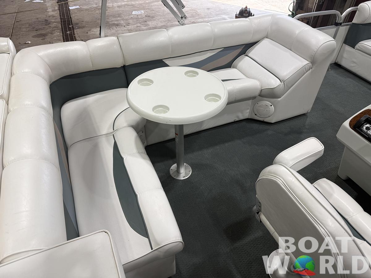 Used 2003 Weeres 200 SunTanner & 60HP Johnson 4Stroke -$11,995