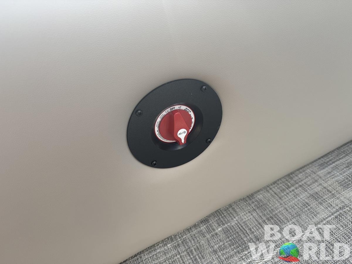 2026 Bentley Pontoons Legacy 220 Swingback & Honda 4-Stroke EFI