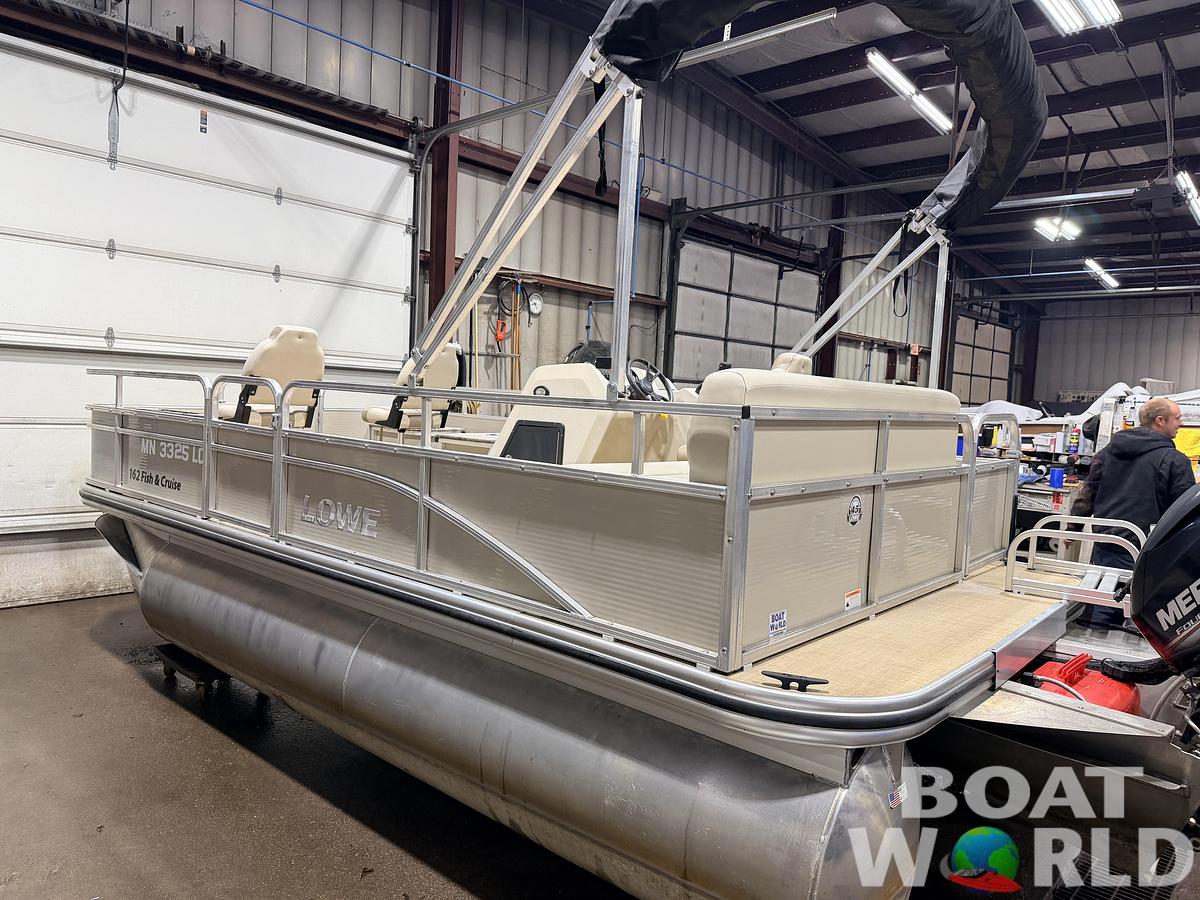 Used 2016 Lowe 162 Fish & Cruise Pontoon