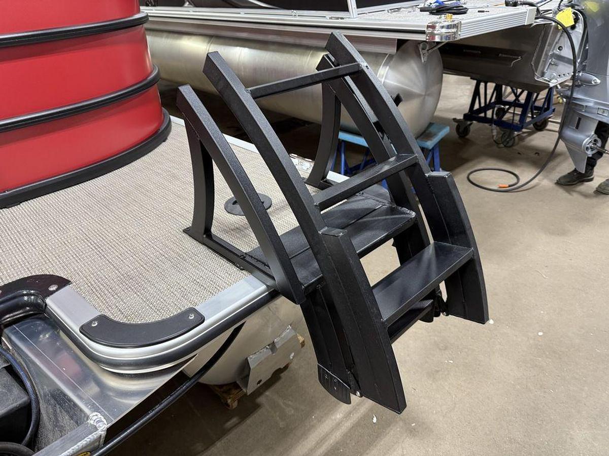 2025 Bentley Pontoons Legacy 200 Navigator Quad Lounge & Honda 4-Stroke EFI