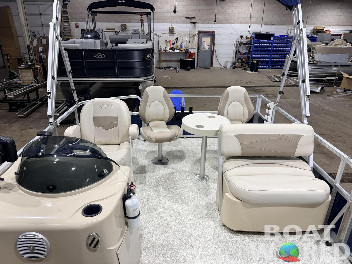 Used 2017 Montego Bay 8518 4-PT & 40HP Honda 4Stroke -$18,995