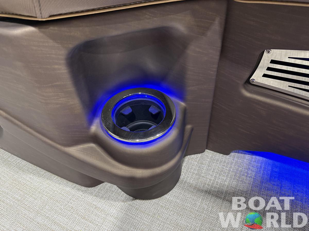 2026 Tahoe Pontoons LTZ 2385 (CRB) Cruise Rear Bench Tritoon 