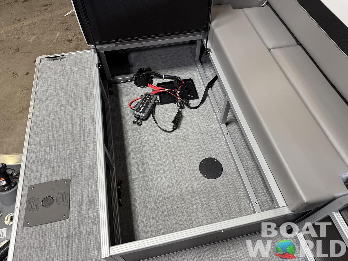 2026 Princecraft Vectra 23 RL Swingback Lounge Pontoon