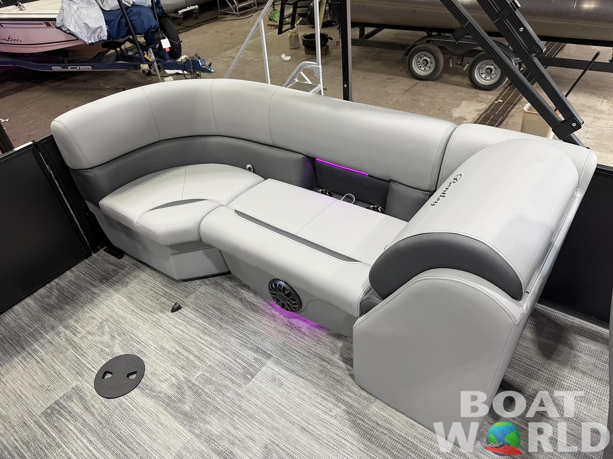 2027 Bentley Legacy 220 Navigator Quad Lounge Pontoon $42995