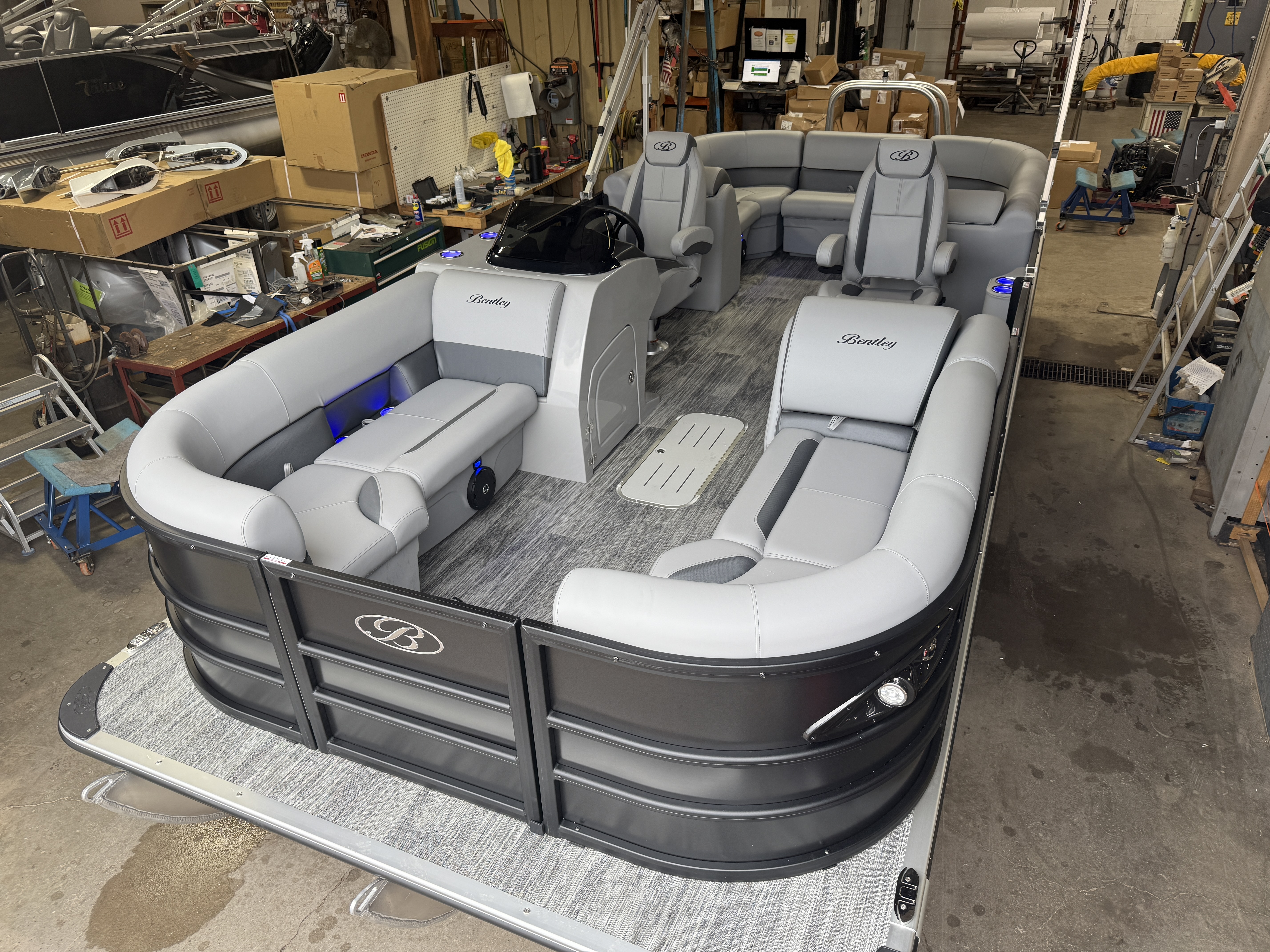 New 2026 Bentley Pontoons Legacy 223 Navigator Quad Lounge Tritoon