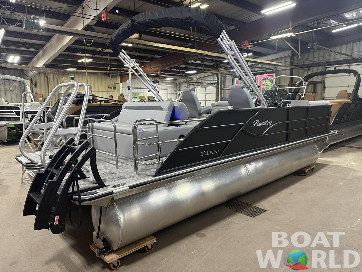 2026 Bentley Pontoons Legacy 220 Swingback & 4-Stroke EFI