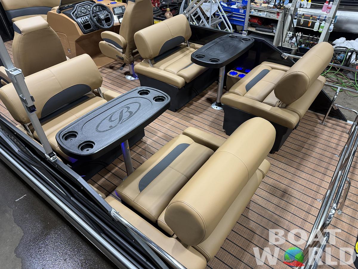 2026 Bentley Pontoons Legacy 223 QSB Swingback Tritoon 